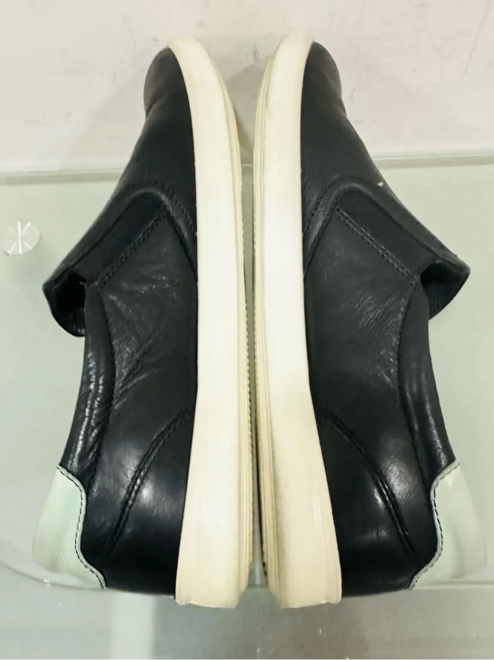 ECCO Shoes Womens 39 US 8,5 Slip On Sneakers Black Leather Casual